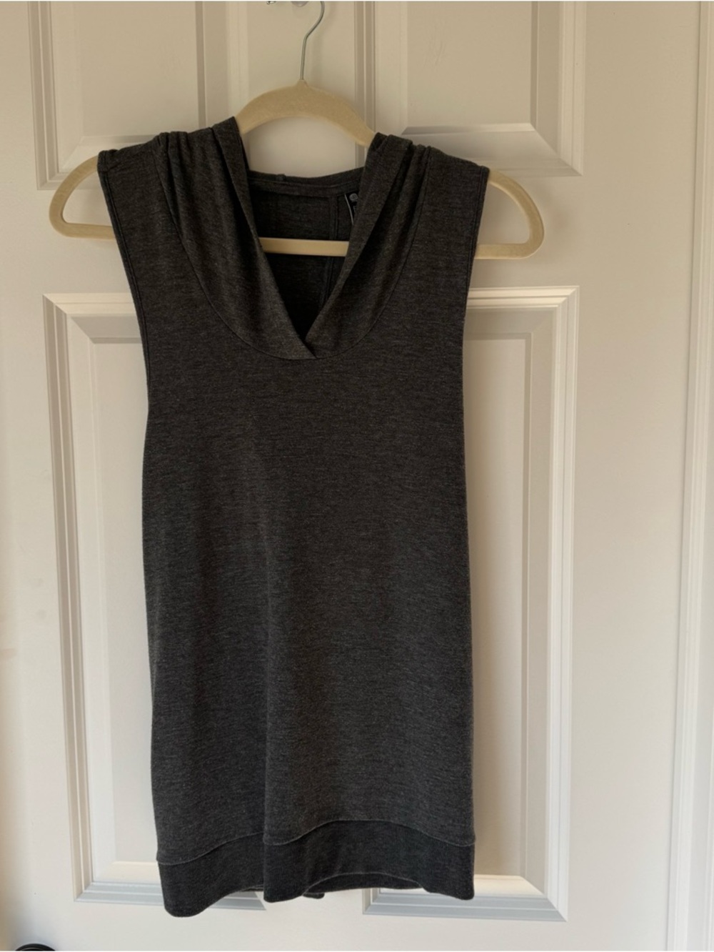 Onzie - Cross Back Sleeveless Hoodie - Gray - OS